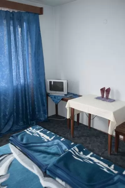 Cameră dublă twin - Hotel Trei Brazi - mic dejun inclus - Hotel și restaurant “TREI BRAZI “ Târnăveni, județ Mureș - Transilvania
