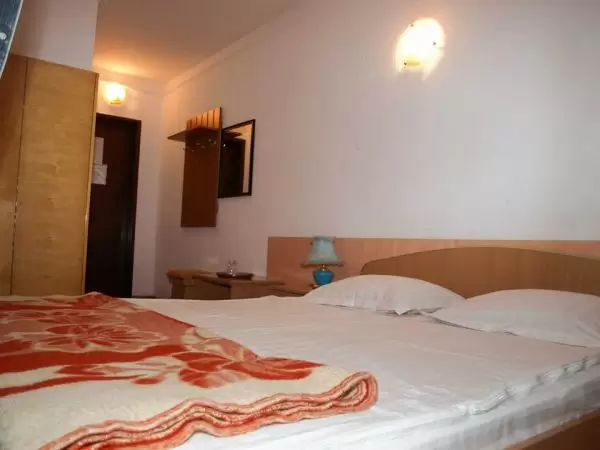 Cameră single (baie comună) - Cabana Codrii Pașcanilor - Cabana Codrii Pașcanilor, județ Iași - Moldova