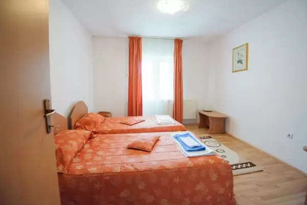 Cameră dublă Horezu - Pensiunea Horezu, județ Vâlcea - Muntenia